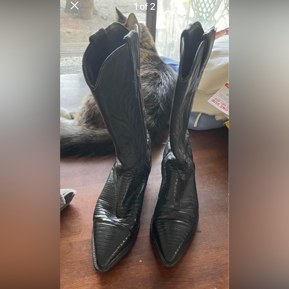 Women’s Authentic Justin Black Cowboy Boots Lizard Skin $60 Size 8 
Vintage.